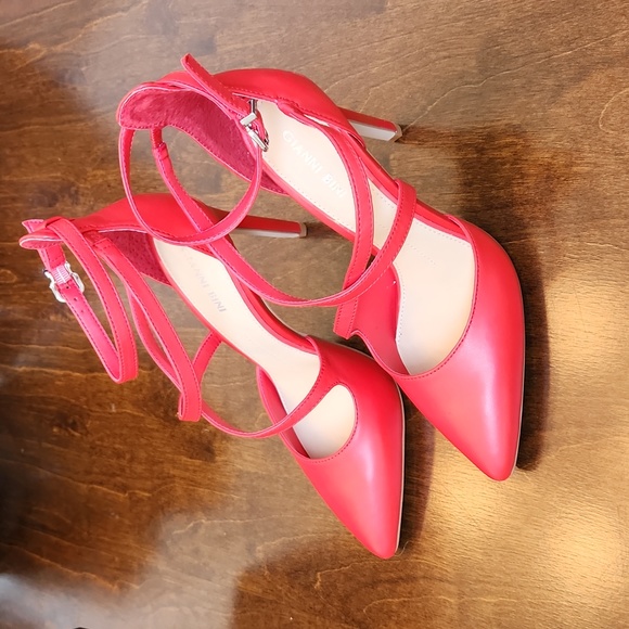 Gianni Bini Itzel Ravishng Red Strap Heels 4.5 Inch Heel - Picture 2 of 3